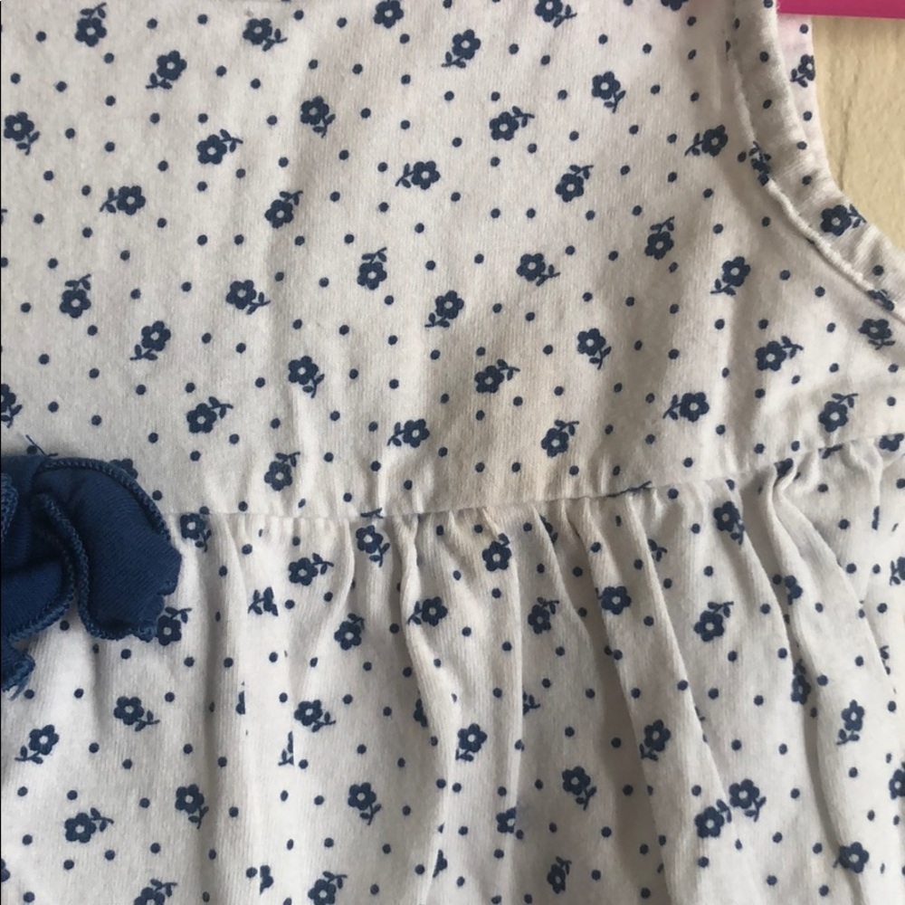 Clothes - Picture 2 of 3